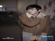 黄宥明脸好像变了
